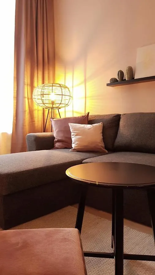 BnB Antwerpen - CHARMANT 0*,  België
